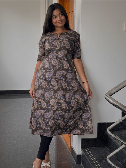 RUGHA 36 - Naira Paisley Kalamkari