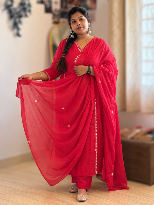 RUGHA 30 - Scarlet Bloom Mul Cotton Kurti Set