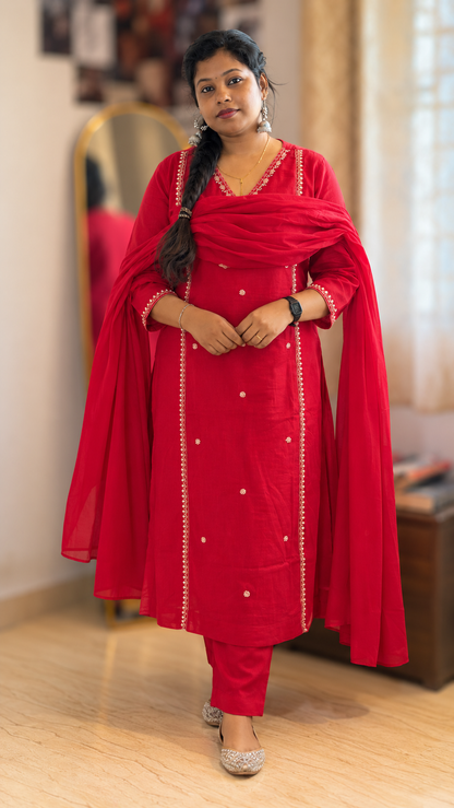 RUGHA 30 - Scarlet Bloom Mul Cotton Kurti Set