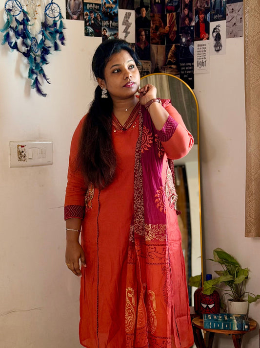 RUGHA 23 - Handloom Mul Chandari Rust Orange Kurti Set